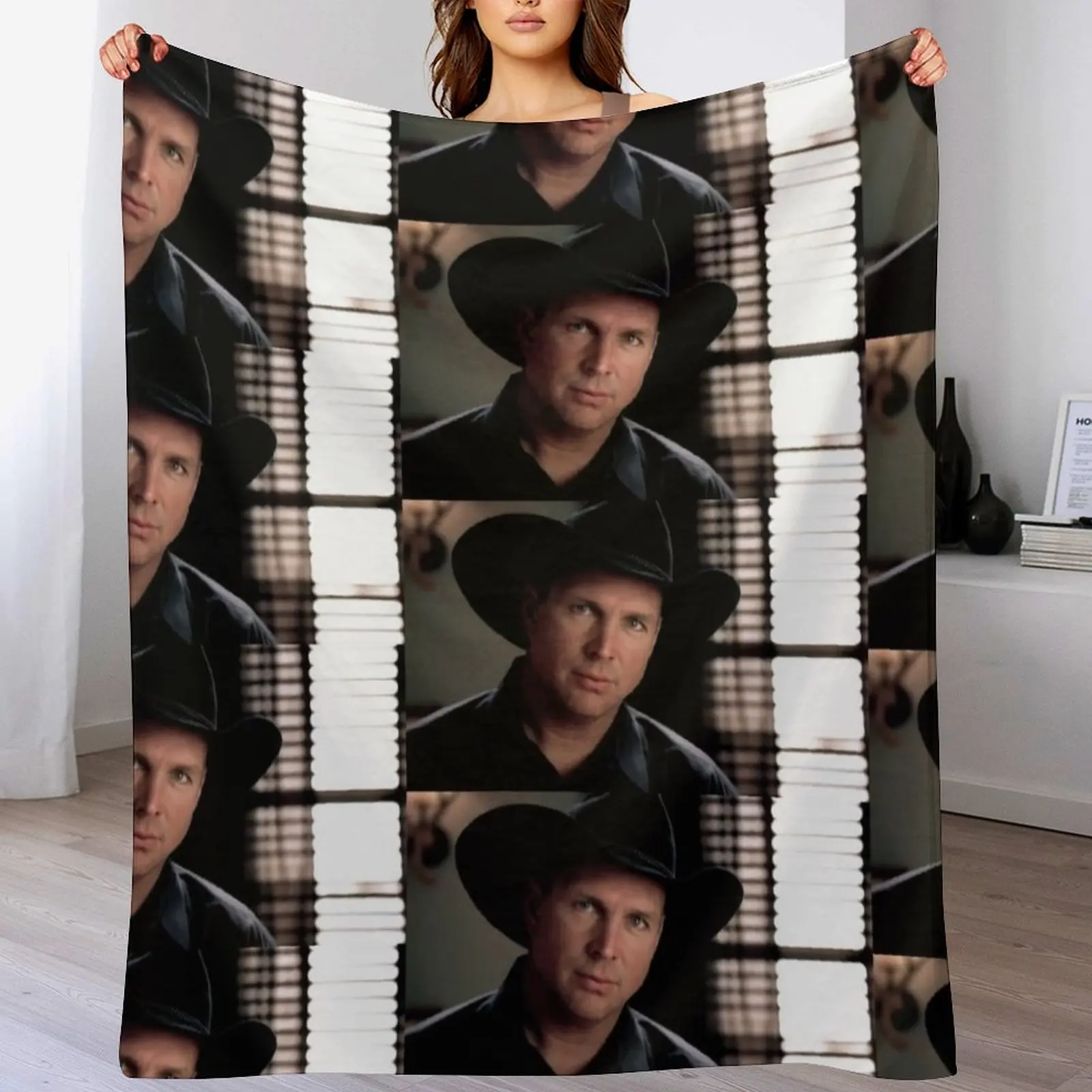 

Garth Brooks stadium tour Mur1 2019 kell Throw Blanket manga Hairys Moving Beach Blankets