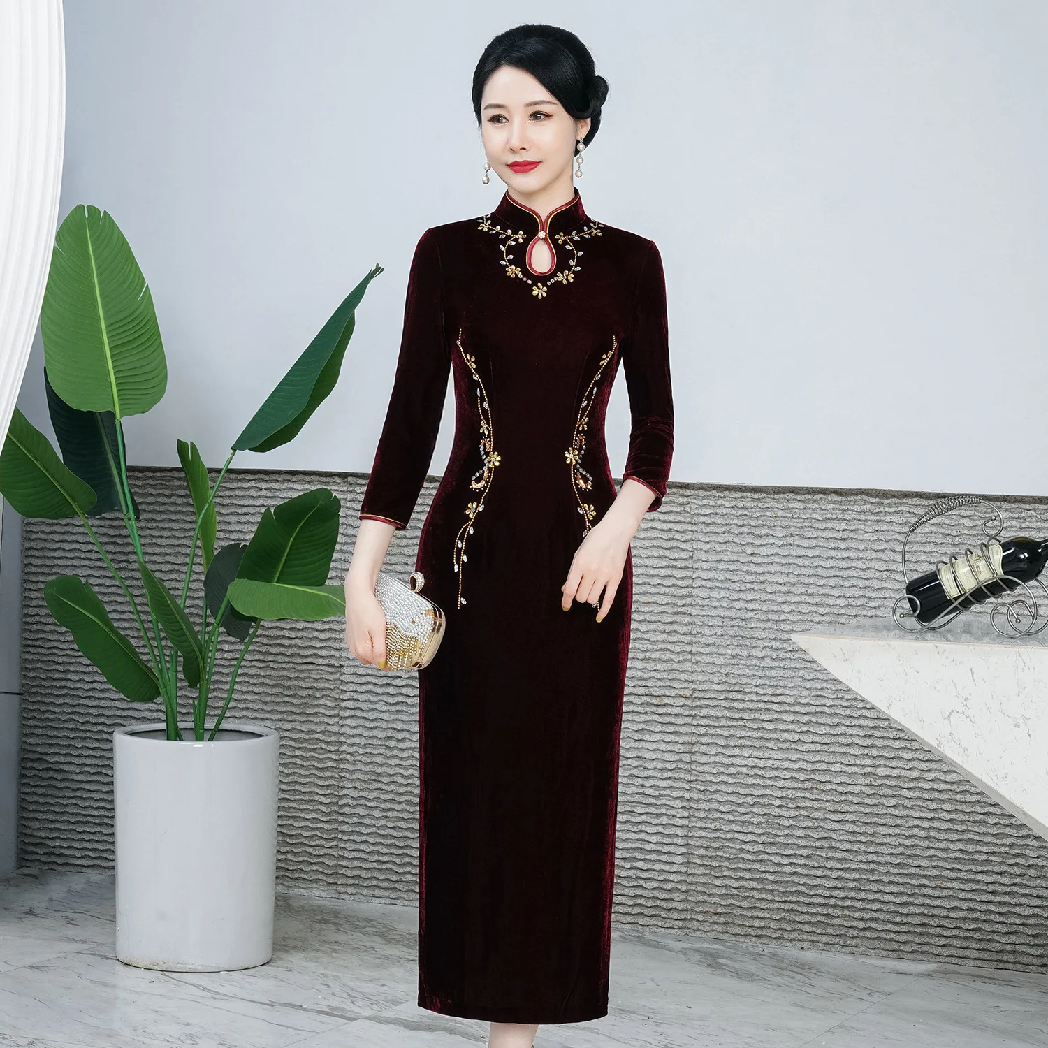 

Plus Size Cheongsam Female Qipao Sexy Slim Split Velvet Chinese Dress Traditional Oriental Retro Clothing Vestidos 4XL 5XL 6XL