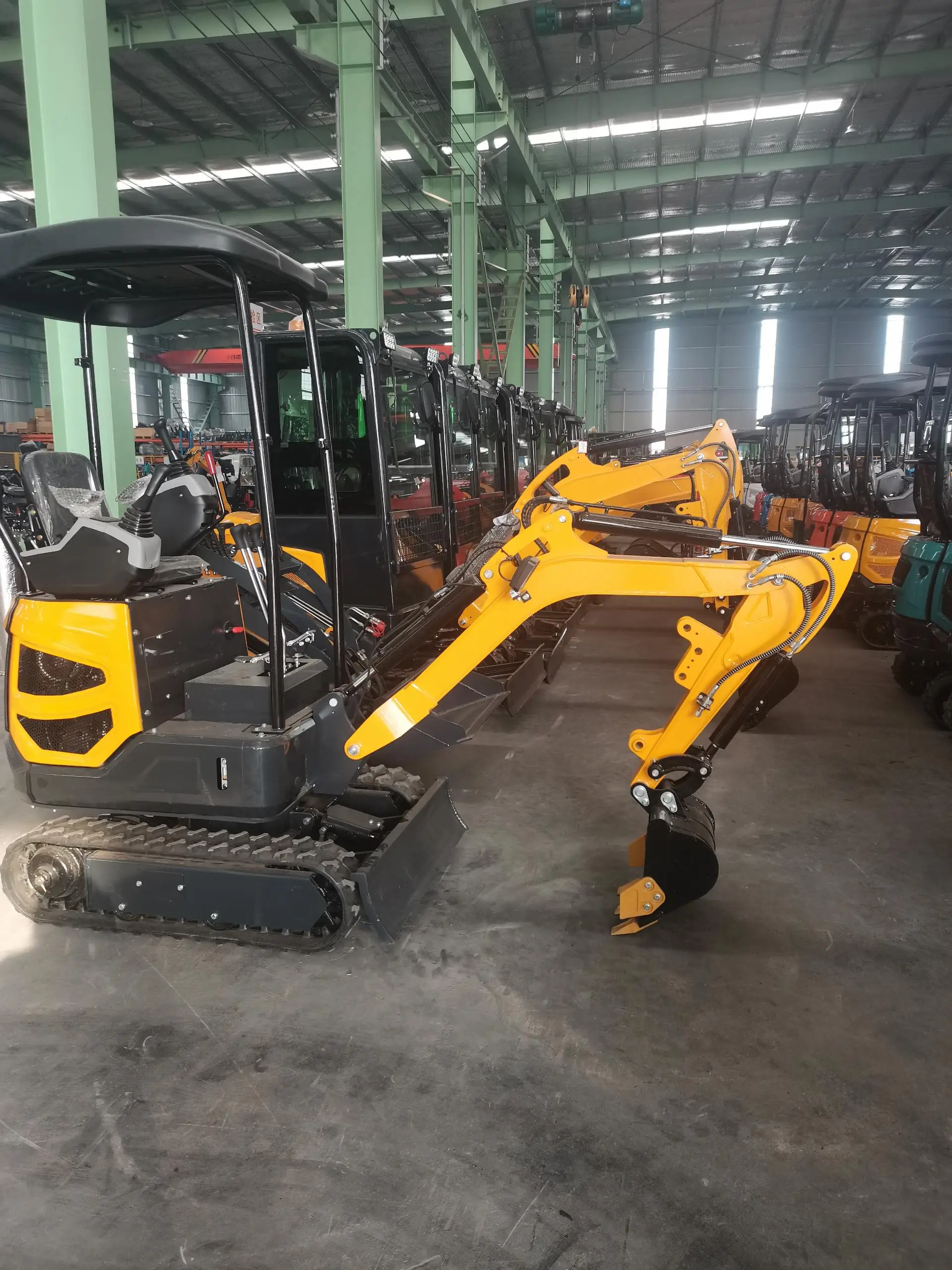 حالة جيدة سعر مخفض العلامة التجارية الجديدة حفارة زاحفة صغيرة حفارة عالية الجودة للبيع