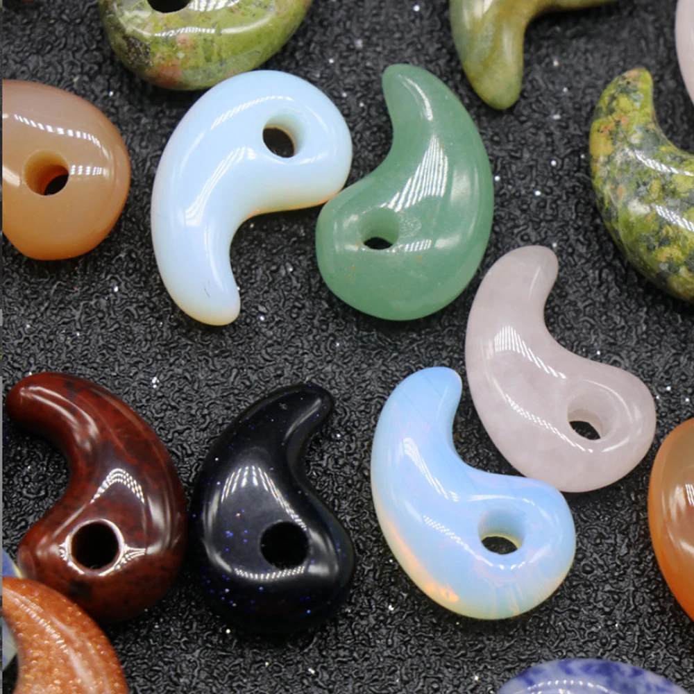 Colgante de piedra Natural de Magatama, amuleto de cristal curativo con forma de Yin y Yang y Tai Chi, adornos de la suerte, joyería artesanal, regalo para pareja