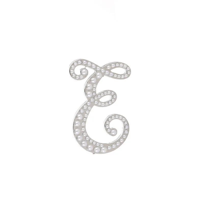 

Fashion 26 English Letter Brooch Artificial Pearl High-end Feel Anti Glare Fixed Couple Name Pin