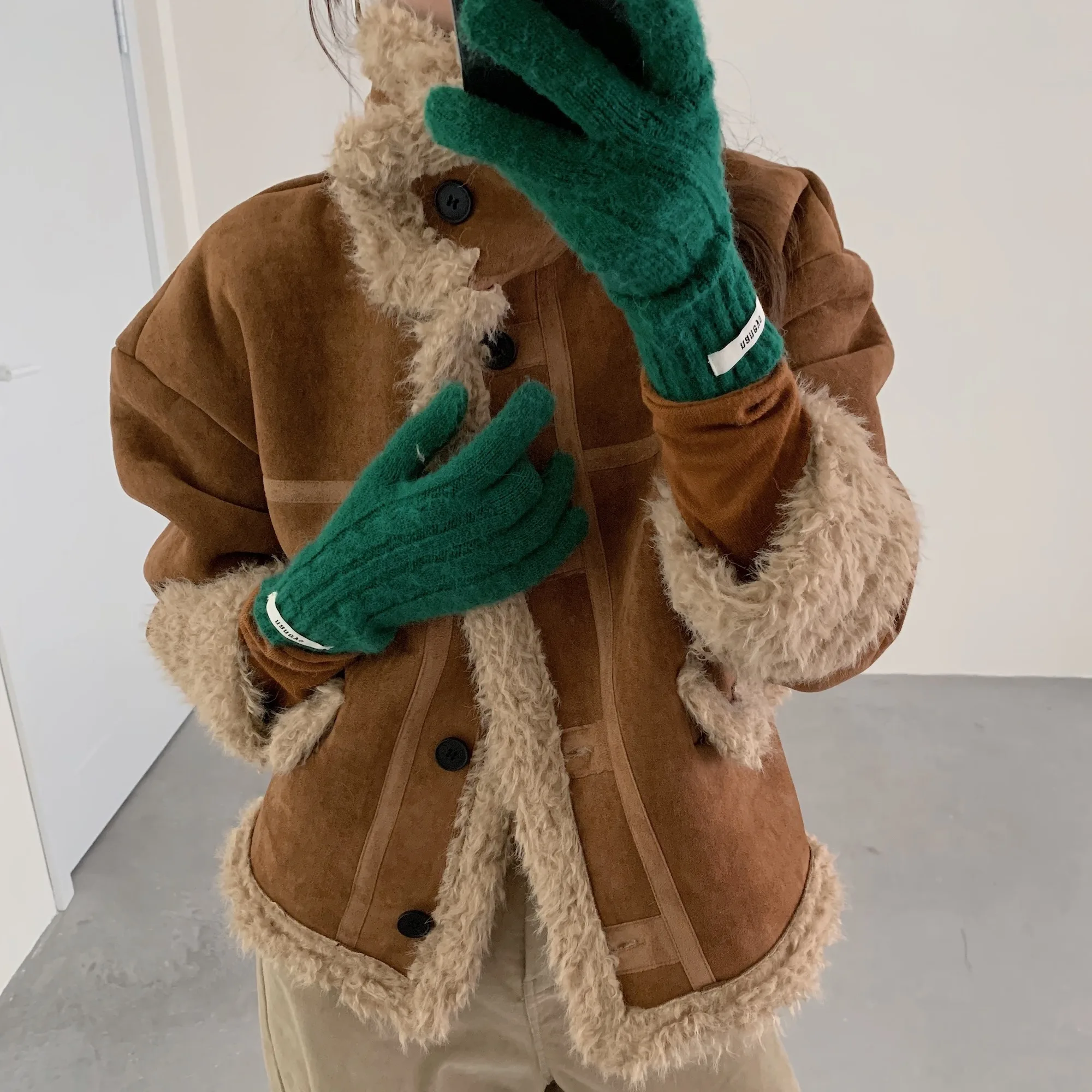 Chic Ort Pelz Leder Damen Jaet Vintage High-End Feel Neuankömmling Faionable Vielseitiges Matten-Design Knopfverschluss