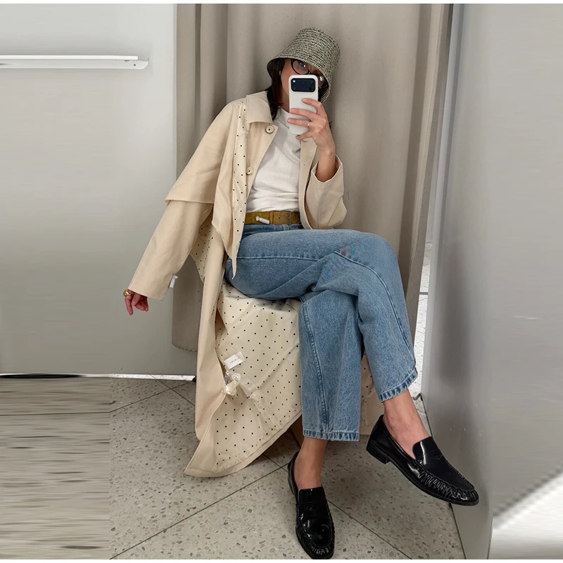Solider Trenchcoat mit gepunktetem Futter, doppelseitiger Cape-Jacke mit Gürtel, tailliert, mit Knöpfen, Herbst 2026, Damenmode, Streetwear-Jacke – Detail 15