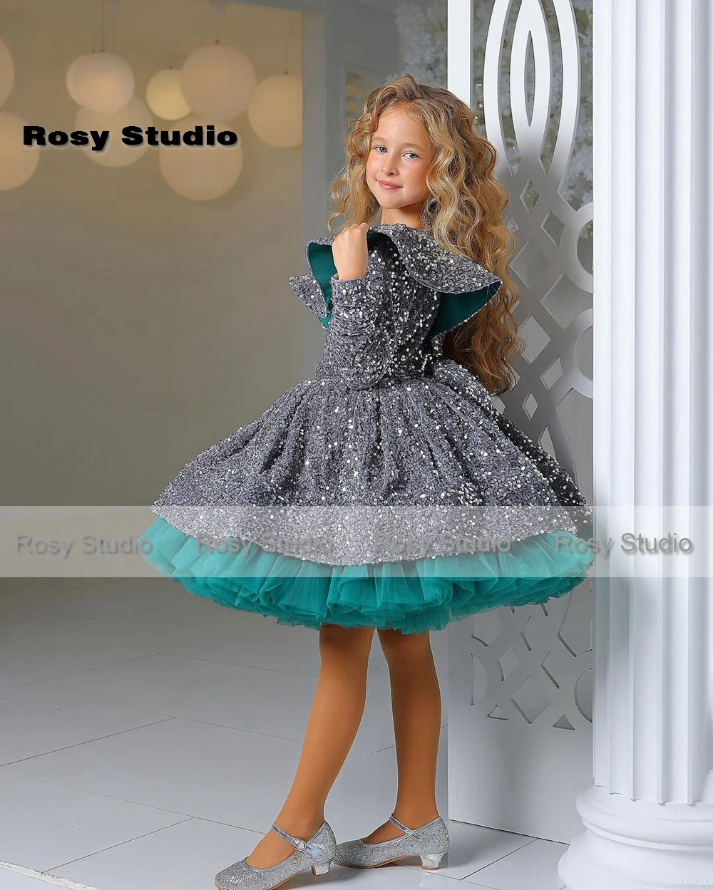 Elegant A-line Girl's Prom Dresses Knee Length Long Sleeves Kids Evening Party Gown Puffy Silver Mini Children Pageant Dress