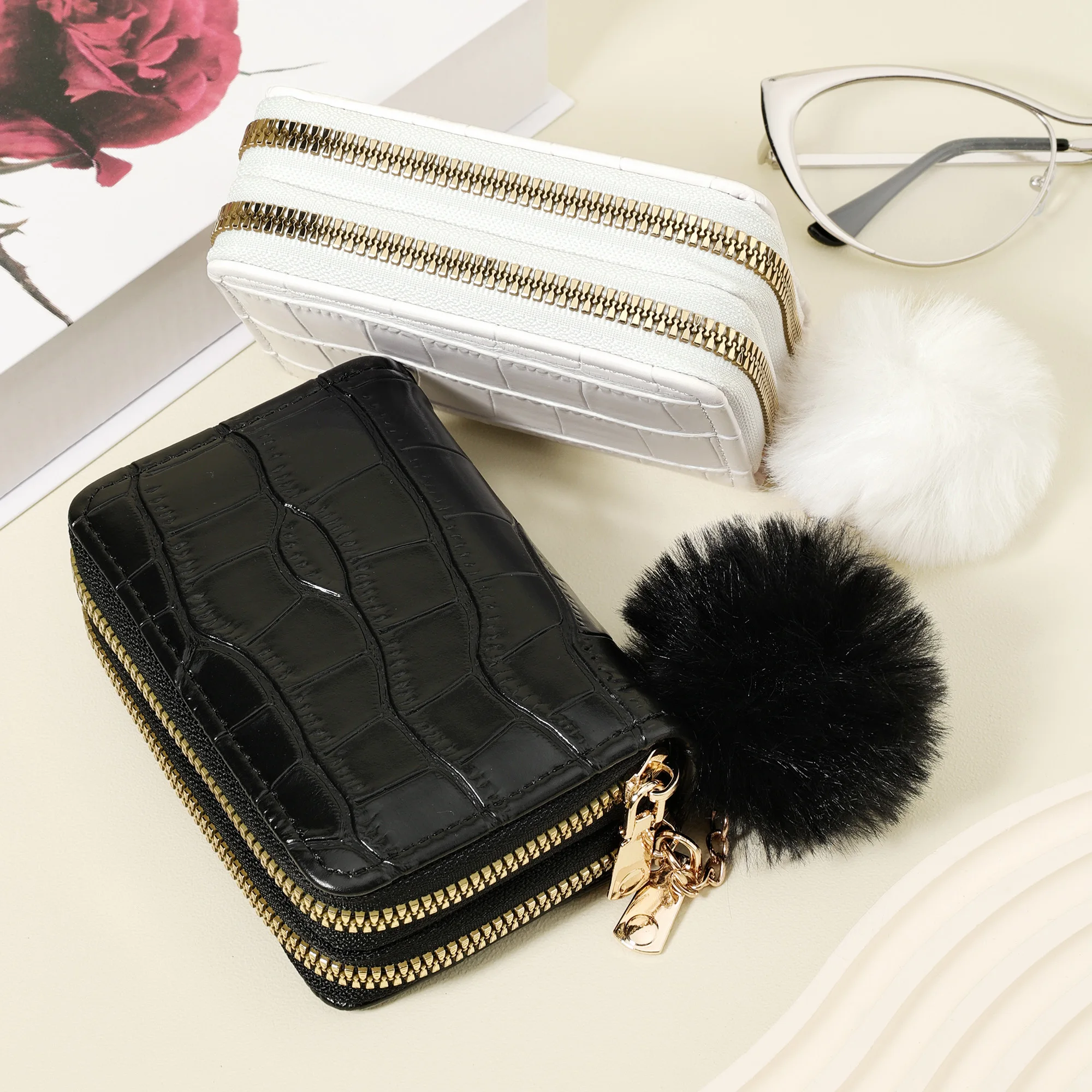 حامل بطاقات رفيع للغاية، خفيف الوزن، نقدي محمول، بطاقة الهوية، بطاقة الائتمان، محفظة جيب للعملات المعدنية، مزين بوم بوم رقيق، F