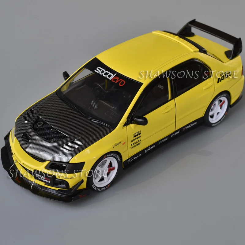 

Масштабная модель гоночного автомобиля 1:24, литая под давлением, Lancer Evolution, миниатюрная реплика со звуком и светом, коллекционная