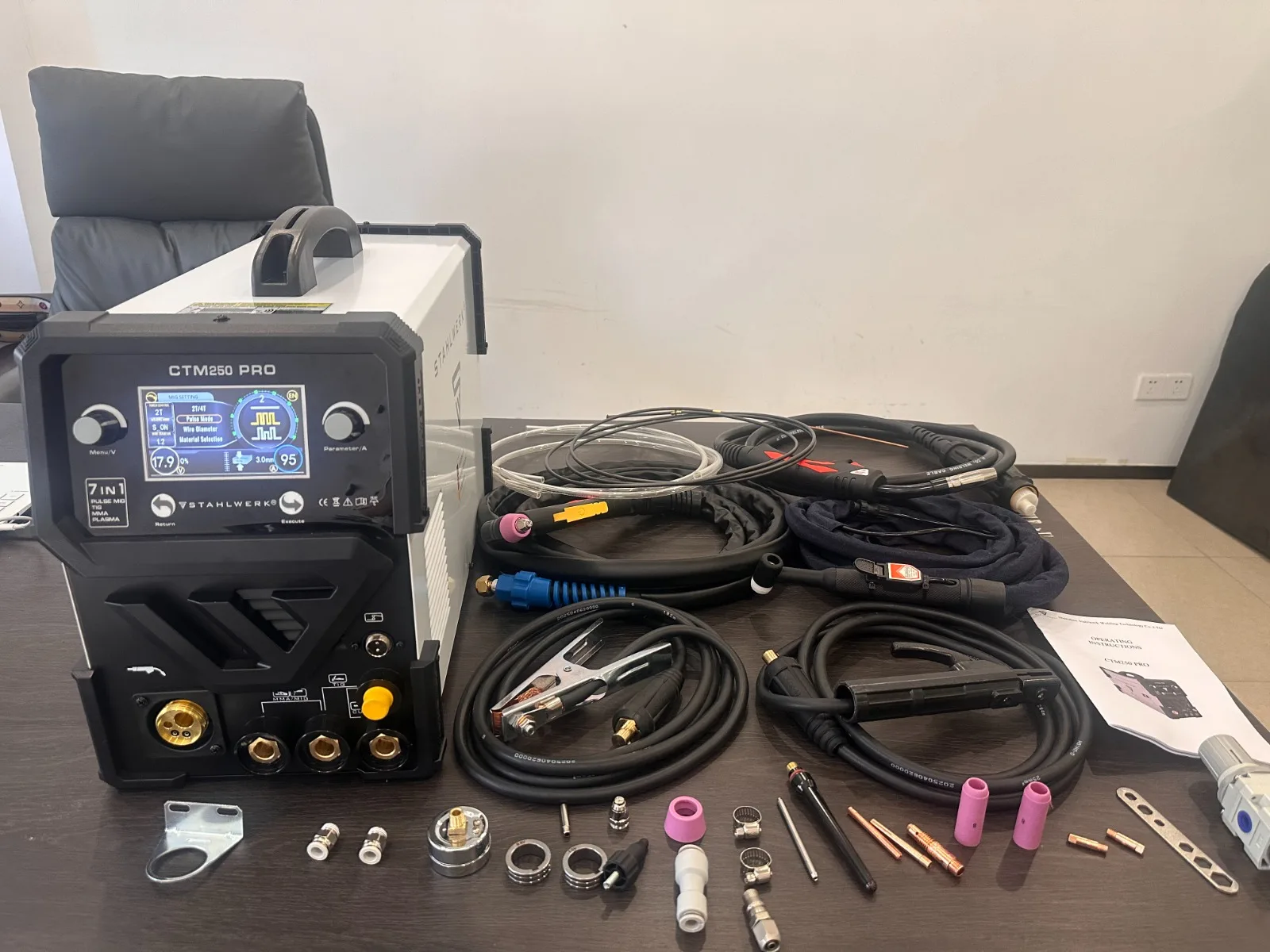 

CTM 250 PRO Inverter Welder Machine 7In1 MIG TIG MMA Plasma Cutter MIG No Gas Aluminum Welding 220v with Pulse Function