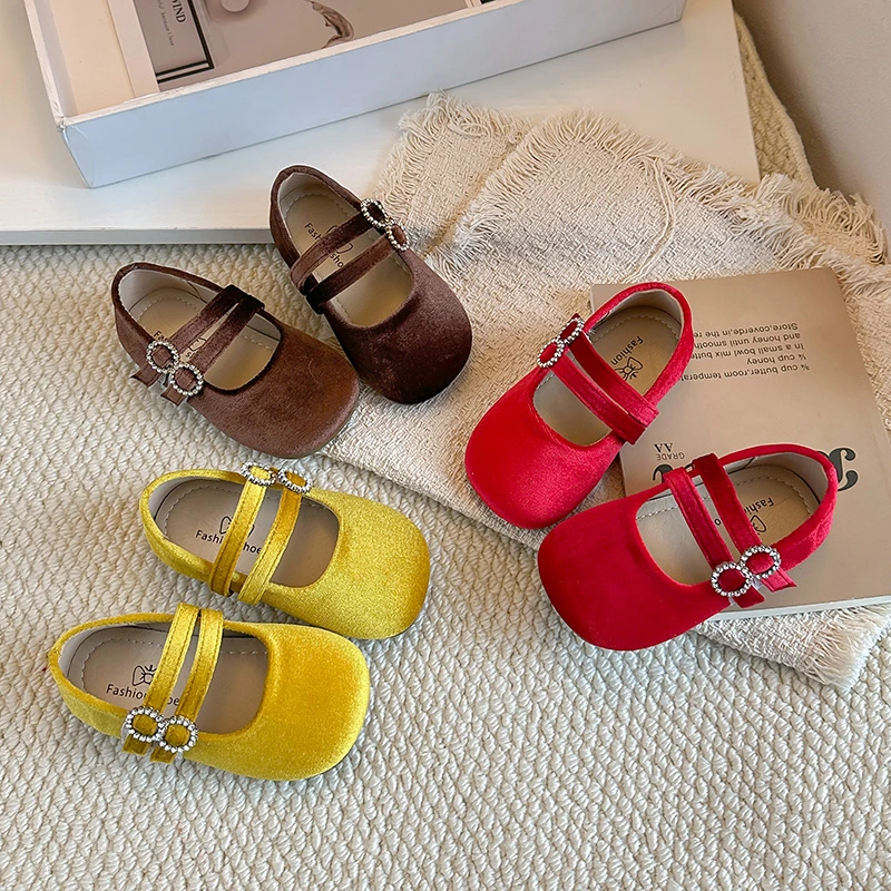 

Детские туфли для девочек в стиле принцесс, яркие, на плоской подошве, с круглым носком, 2026, абсолютно новые, повседневные, на двойной липучке, мягкие
