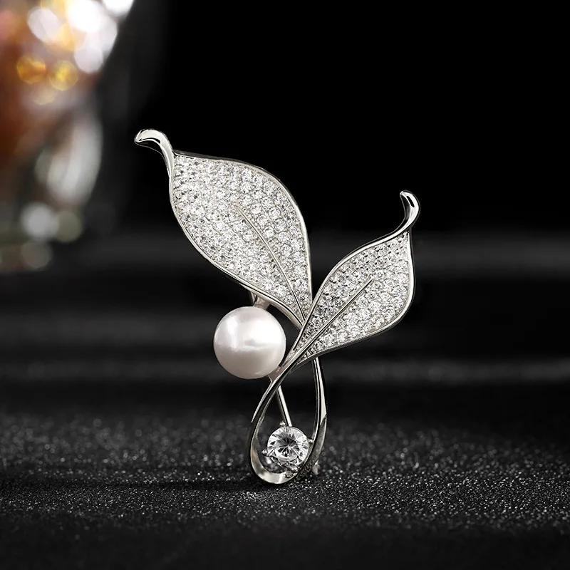 Minimalist Style Suit Pins Female Pearl Leaf Breast Blossom Gold Rhinestone Alloy Clothing Fixed Accessories Anti glare Pins