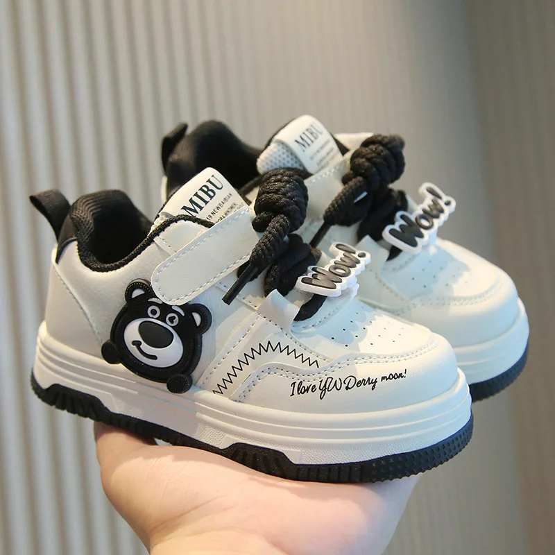 أطفال حذاء كاجوال أحذية رياضية بولي Leather جلد الكرتون الدب الصغير الربيع أحذية للفتيات سميكة القاع الفيلكرو الوردي حذاء أسود حجم 21-32