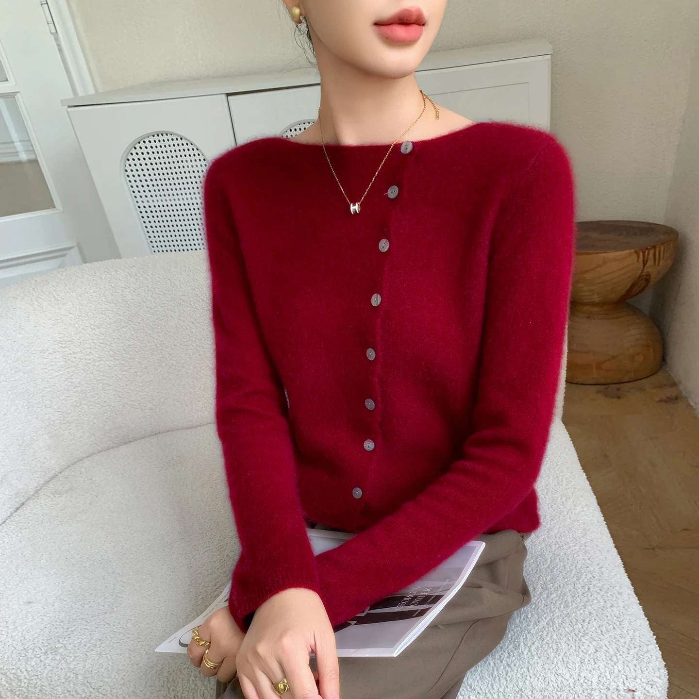 

2025 Autumn/Winter 100% Cashmere Women's High end Diagonal Buckle Cardigan Classic Versatile Women's Sweater