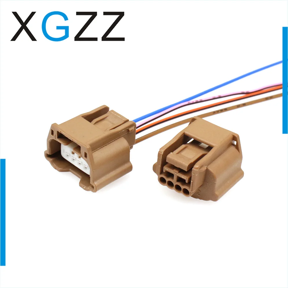 7287-8454-10 is suitable for Toyota Crown Ruizhi electronic collision sensor automotive connector harness plug