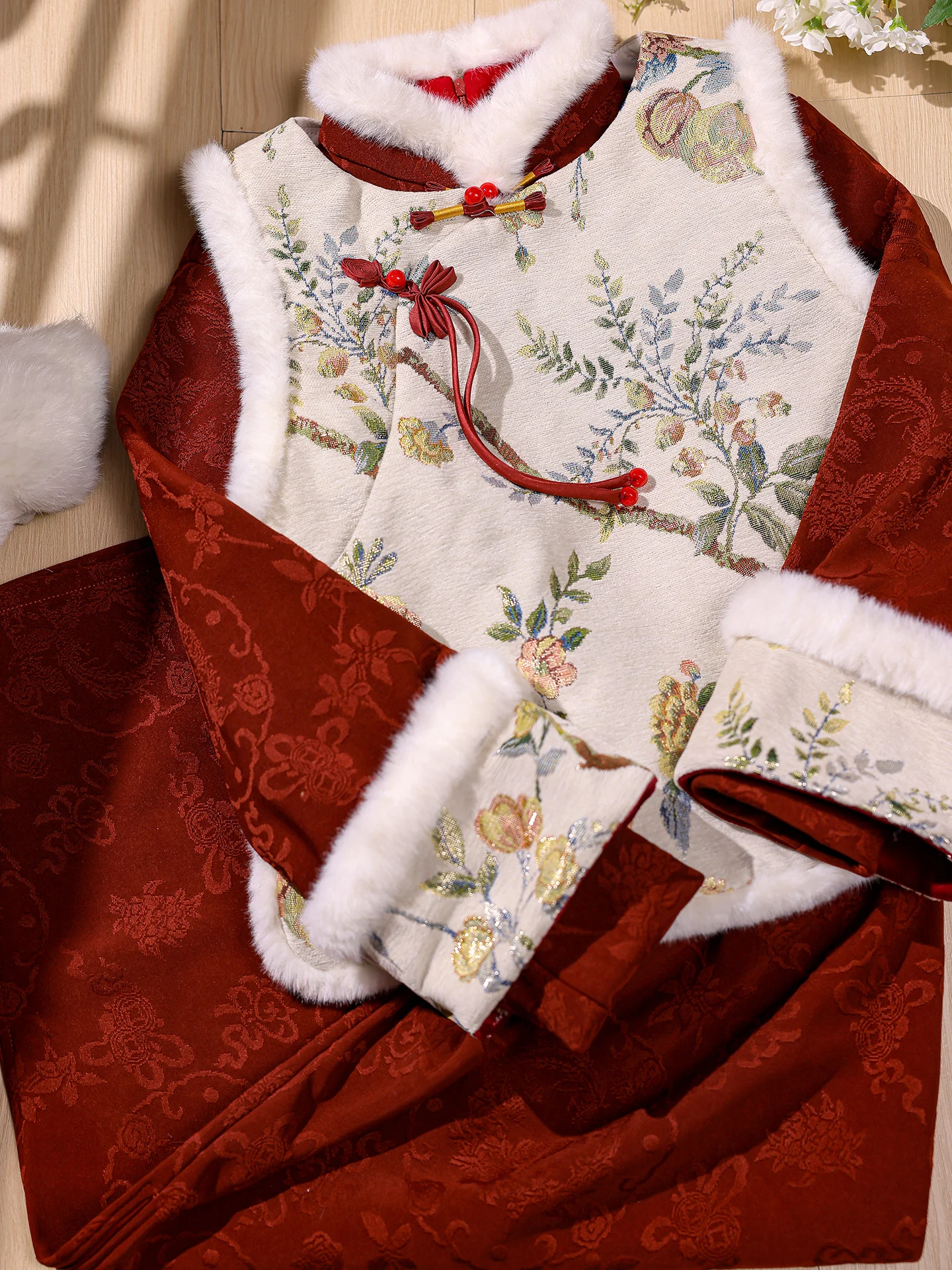 

Young Sle Thiened Fce Women's New Year Celebration Suit Traditional Chinese Costume Long Sve Full-Length