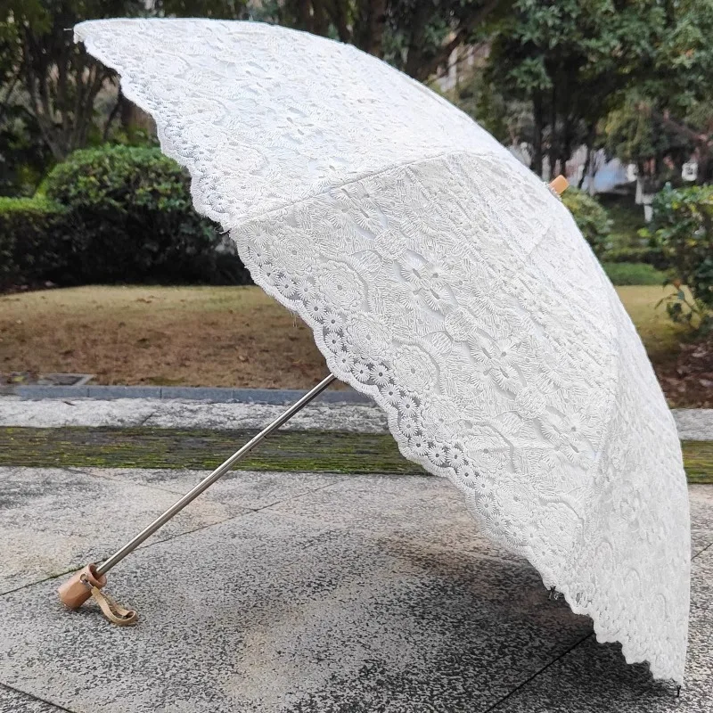 

Beige Retro Classic Lace Embroidery Flower Sun Umbrella, Black Glue Anti UV Sun Protection, Rain And Sun Dual-use Umbrellas