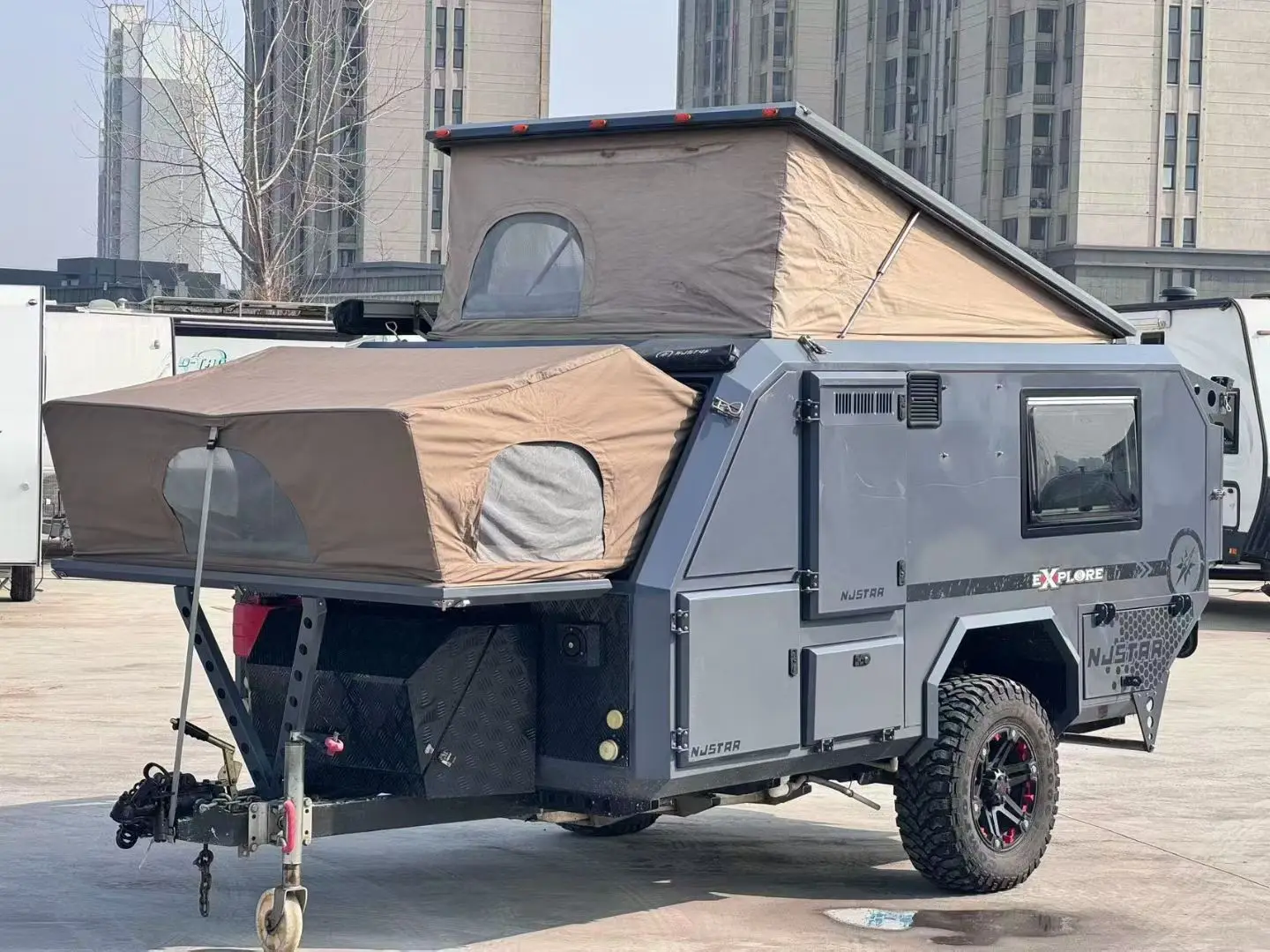 Custom Design Modern Luxury Trailer Rv Caravan Motor Movable Camper Home Thetford Kitchen Aluminum Construction Dual Axles