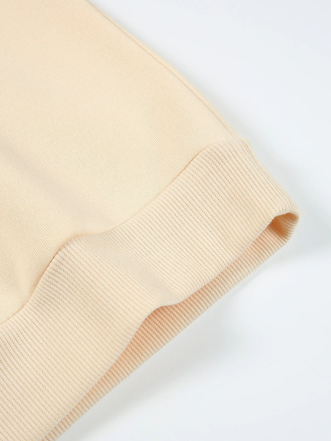 إبريق شاي بيوتي آند ذا بيست مرخص من ديزني، سويت شيرت مطبوع عليه قلعة بتلر، كاجوال بأكمام طويلة ورقبة مستديرة