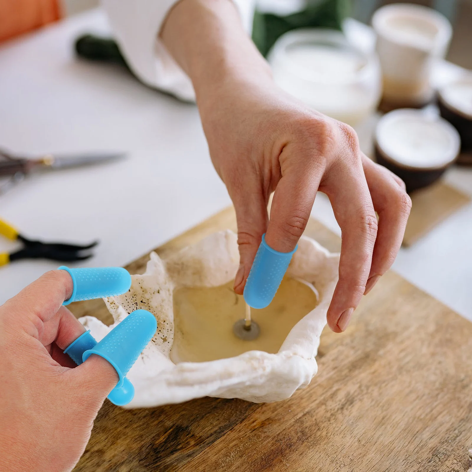 

1 set Non-Slip Silica Gel Finger Protectors Thumb Sleeves Handicraft Tools Reusable Anti-Slip Finger Covers Comfortable Elastic