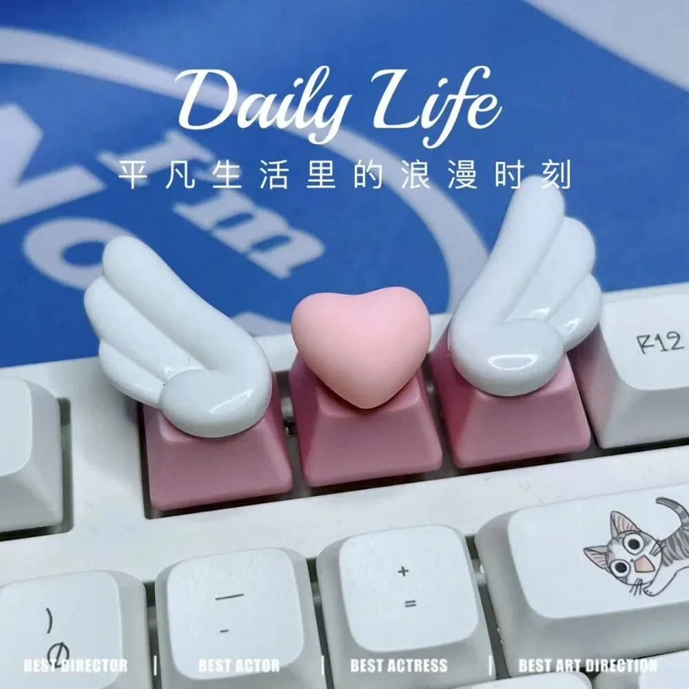 

DIY hand -made custom white -wing key cap R4 horizontal axis game mechanical keyboard pink heart -shaped keyboard festive gift