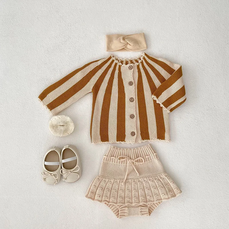 

2023 New Spanish Style Baby Girls Clothes Vintage Striped Knitting Sweater Coat and Ruffle Bloomers Autumn Winter Toddlers Suit