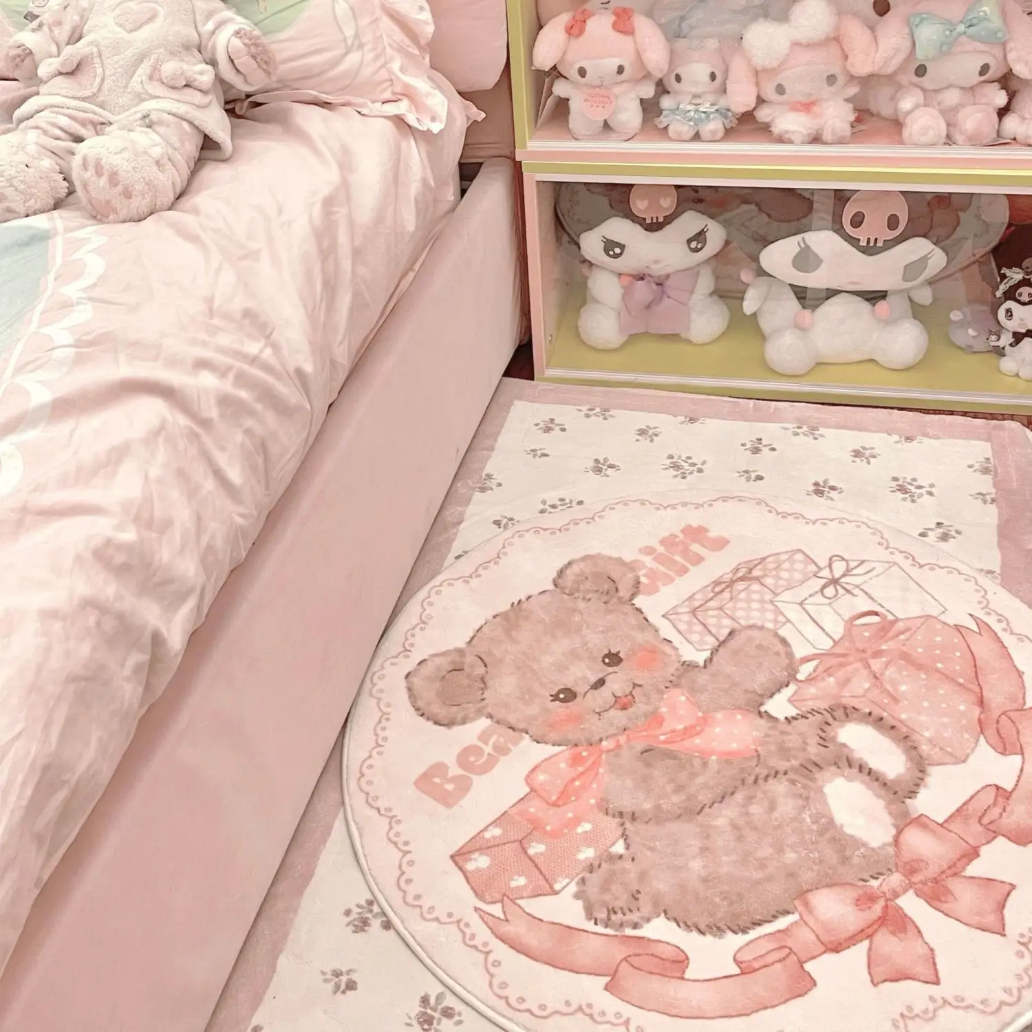 Cute Bear Carpet Pink Kawaii Cartoon Pluch Soft Mat Bedside Non-slip Fault Wool Furry Carpet Ins Bedroom for Girls Absorbent Mat