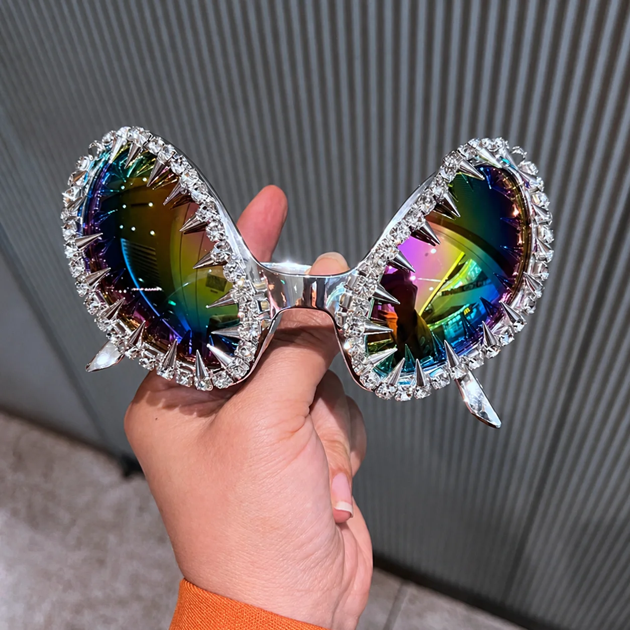 Alien Shape Sunglasses Bright Novelty Statement Shades Punk Sunglasses Reflective Rhinestone Costume Shades For Music Festival