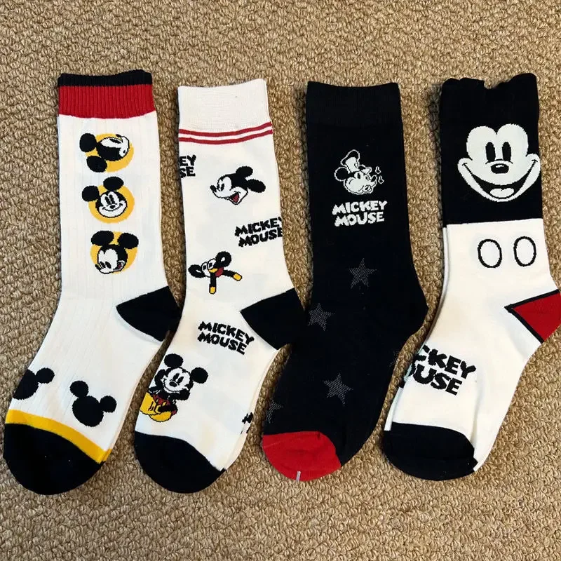 Calzini a tubo centrale carini cartoni animati Disney Topolino creativi personalizzati unisex autunno inverno calzini in puro cotone regali di merchandise anime