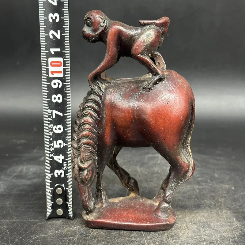 Resin monkey figurine for home decoration, office desk ornament, creative craft