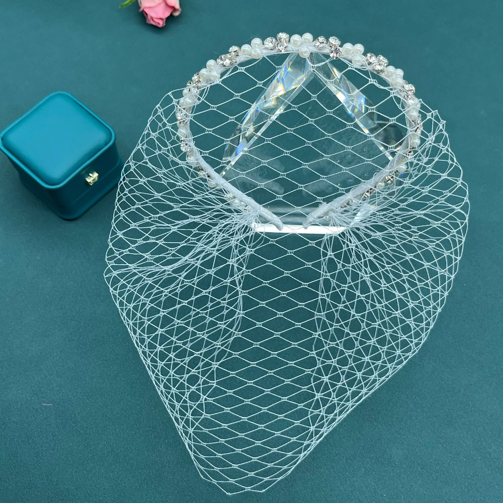 

JM28 Sexy Woman White Face Veil Shiny Rhinestone Pearl Bridal Mesh Wedding Birdcage Veil Headbands Women Fascinator Hats