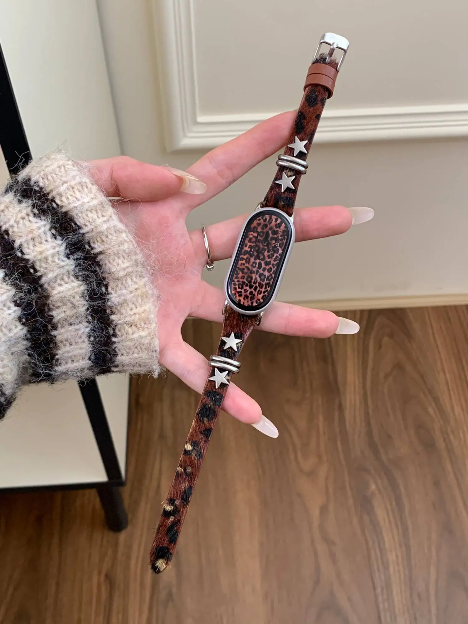 Hochwertiges Modisches Herzförmiges Schlankes Lederarmband für Xiaomi Band 10 9 8 NFC Zubehör Uhrenarmband für Damen