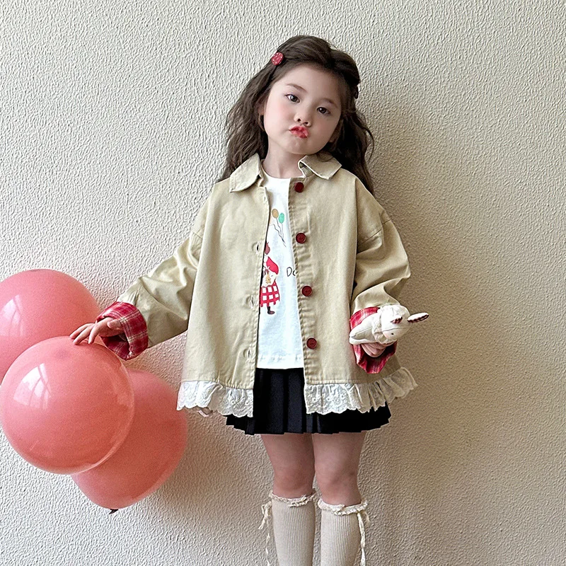 

2025 Autumn New Children's Elegant Solid Color Cotton Splicing Lace Medium Red Button Windbreaker