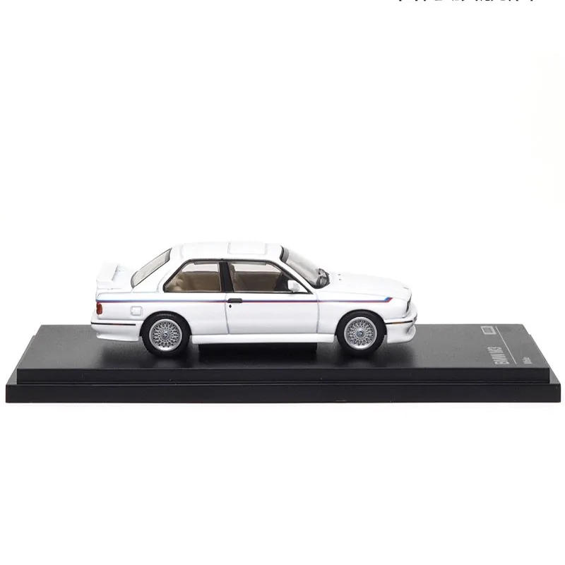 Casi Reale 1/64 BMW M3 E30 Modello di Auto in Lega AR Box Modello di Auto Nero Bianco Bmw Auto in Lega Camera Ornamento Auto da Collezione Regali per Ragazzo