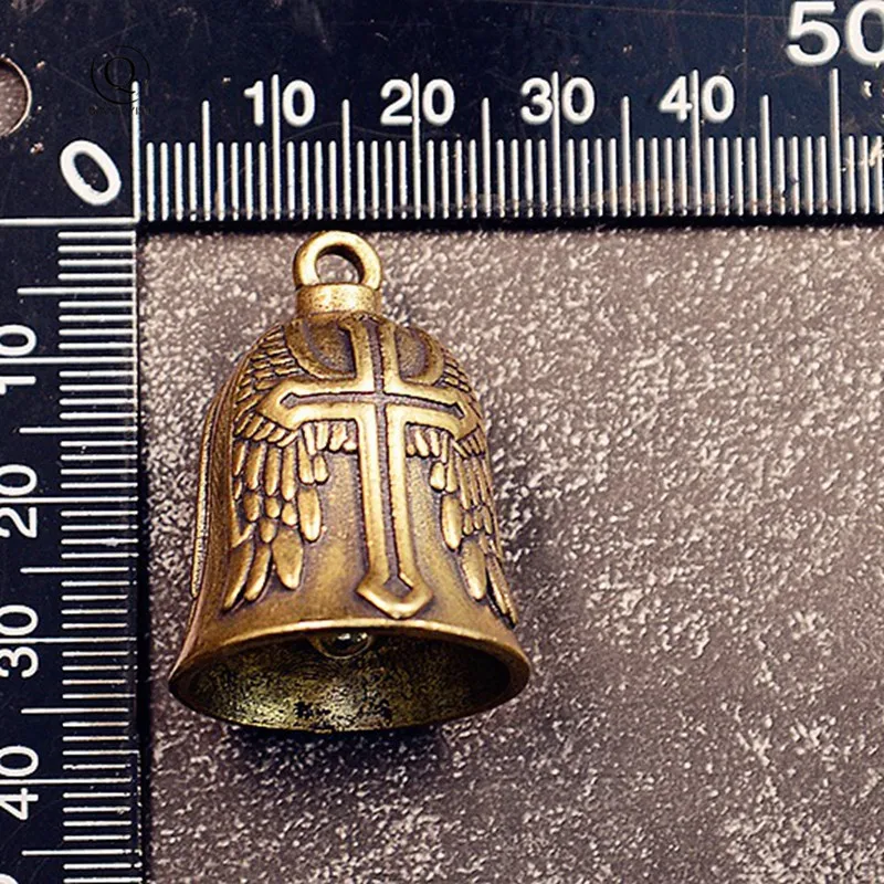 Retro Punk Angel Wings Bell Pendant Keychain Personality Motorcycle Rider Keychain Charm for Boyfriend Birthday Gifts