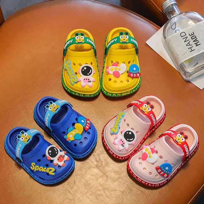 Kids Slippers Household Children Garden Shoes Outdoor Slippers EVA Cartoon Beach Sandals Babies Summer Slippers Soft Flip Shoes