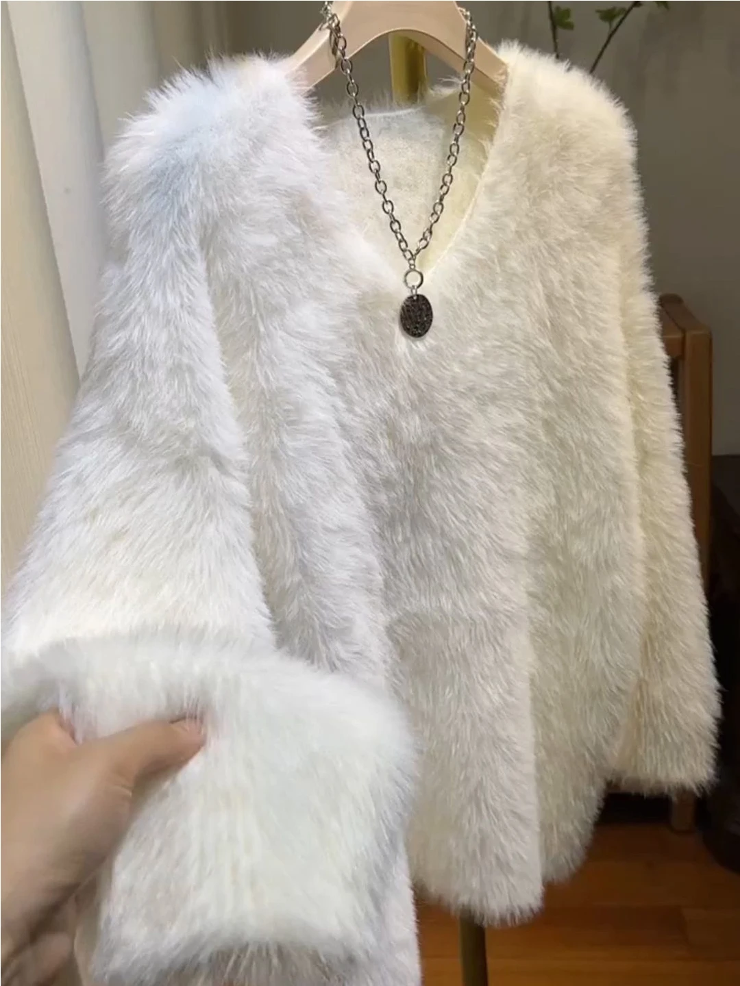 

Ladies Thiened Knitted Plu Sweatirt Loose Sle Korean Version Winter Outerwear Soft Color Comfortable Fce Swe...