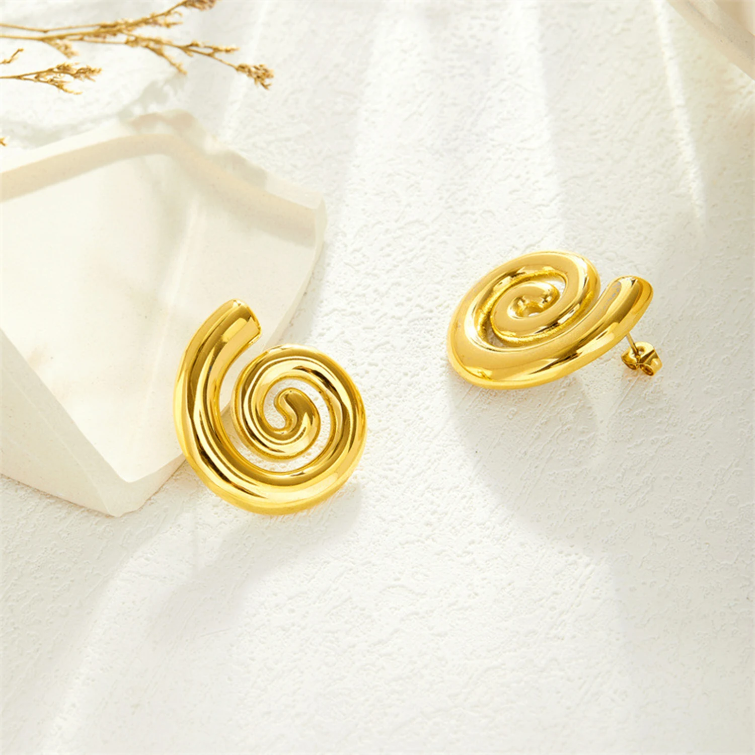 Gold Plated Metal Glossy Spiral Hollow Earring Vintage Geometric Spiral Shape Drop Earrings for Women Girls Trendy Jewelry Gifts image 2