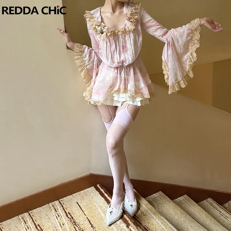 

REDDACHiC Кокетка с цветочным принтом, шифоновая блузка в стиле Ренессанс, рюши, кружевная отделка, топ с v-образным вырезом и расклешенными рукавами, викторианская винтажная женская одежда