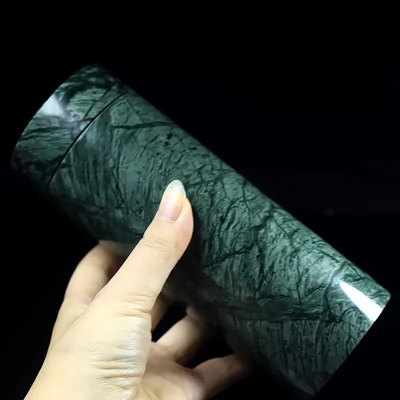 Naturalny jadeitowy król medycyny kamienny kubek na wodę ciemnozielony magnetyczny serpentynowy kubek izolowany jadeitowy kubek do herbaty