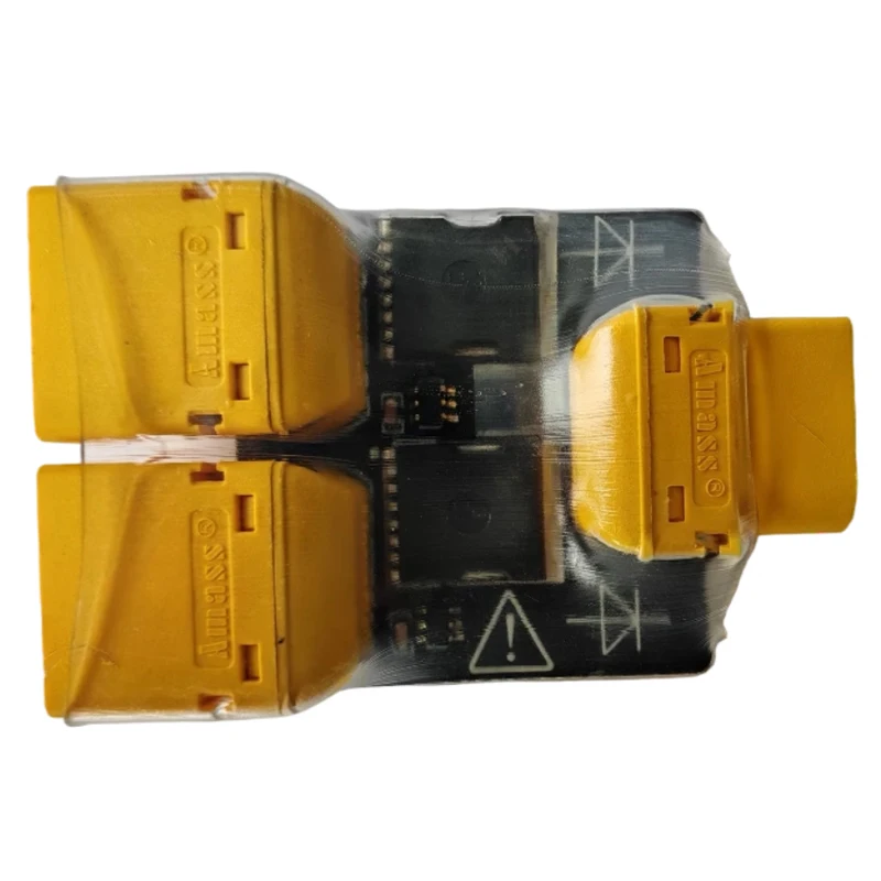 

1PCS Dual-power Parallelizer Battery Capacity Expander 2CH with XT60 Male Input Connectors Supports 200A Instantaneous Current