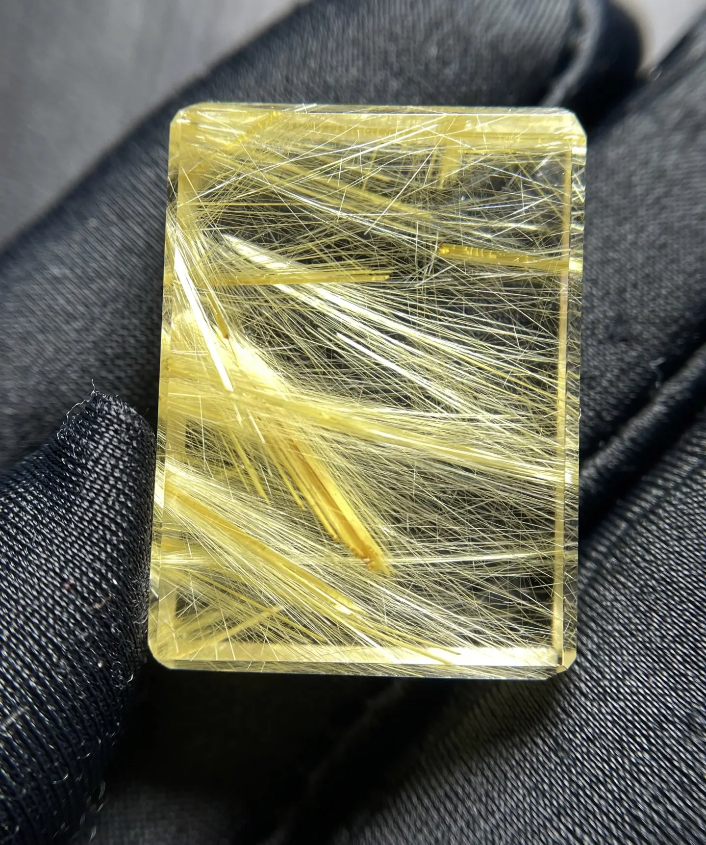 

Natural Gold Rutilated Quartz Pendant Rutilated Quartz Jewelry 26.7*19.8*7.3mm Men Women Brazil AAAAAAA