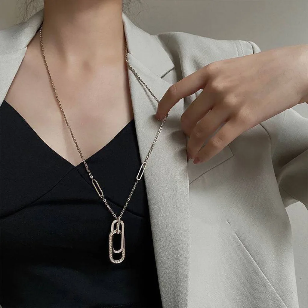 New In Necklace Geometric Long Necklaces Simple Diamond-Set Necklace Women Men Premium Pendant Female Dominant Jewelry Gift