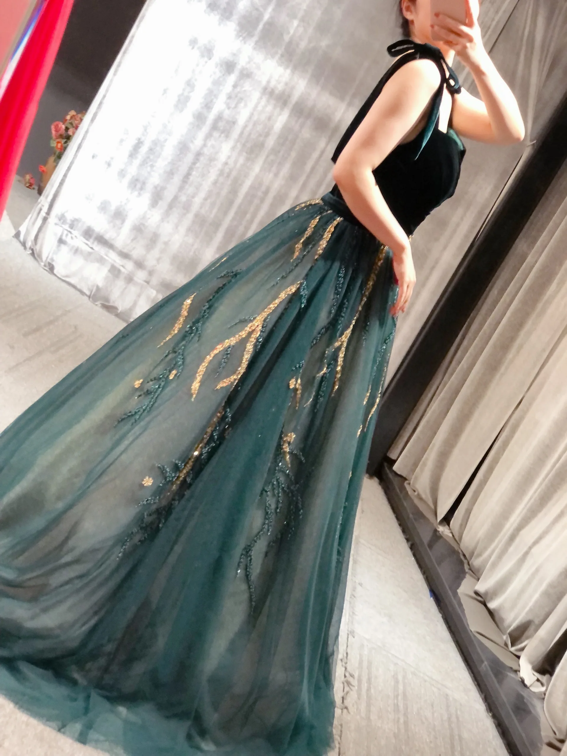 Elegant Dress Colour: Why This Elie Saab-Inspired Dark Green Velvet Gown Is the Smartest Choice for 2025 Evenings Elegant Dress Colour: Why This Elie Saab-Inspired Dark Green Velvet Gown Is the Smartest Choice for 2025 Evenings