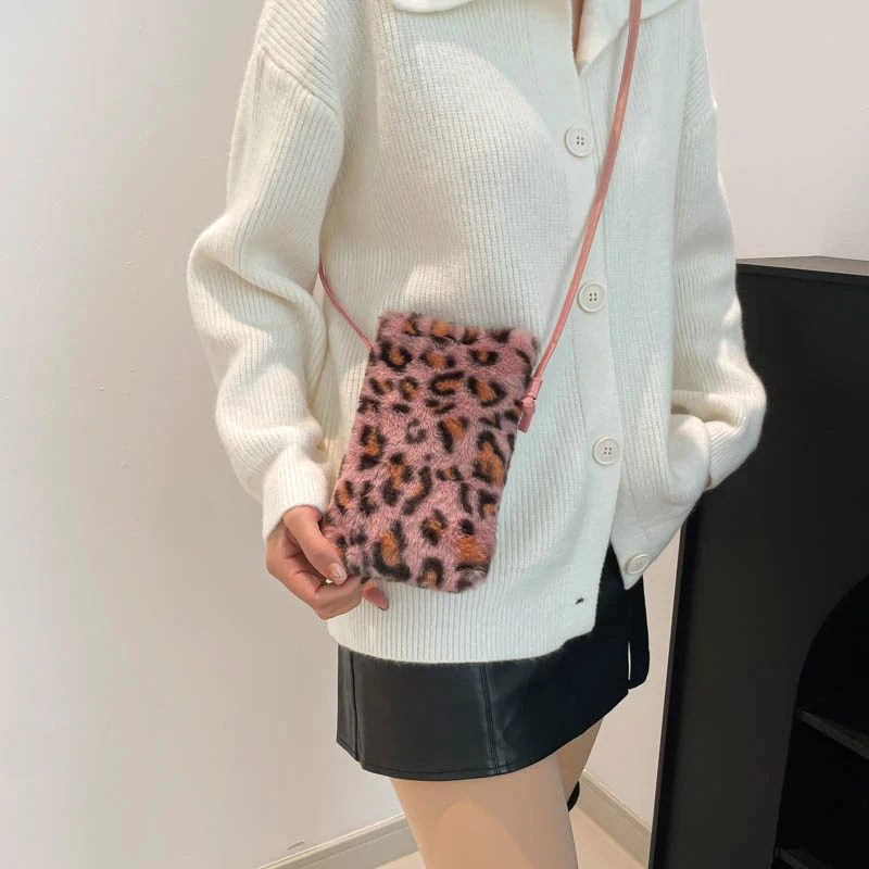 Mode Neue Einfarbig Schulter Unterarm Tasche Frauen Plüsch Weiche Herbst Winter Mode Flauschigen Totes Handtasche Dame Reise Geldbörse – Detail 11