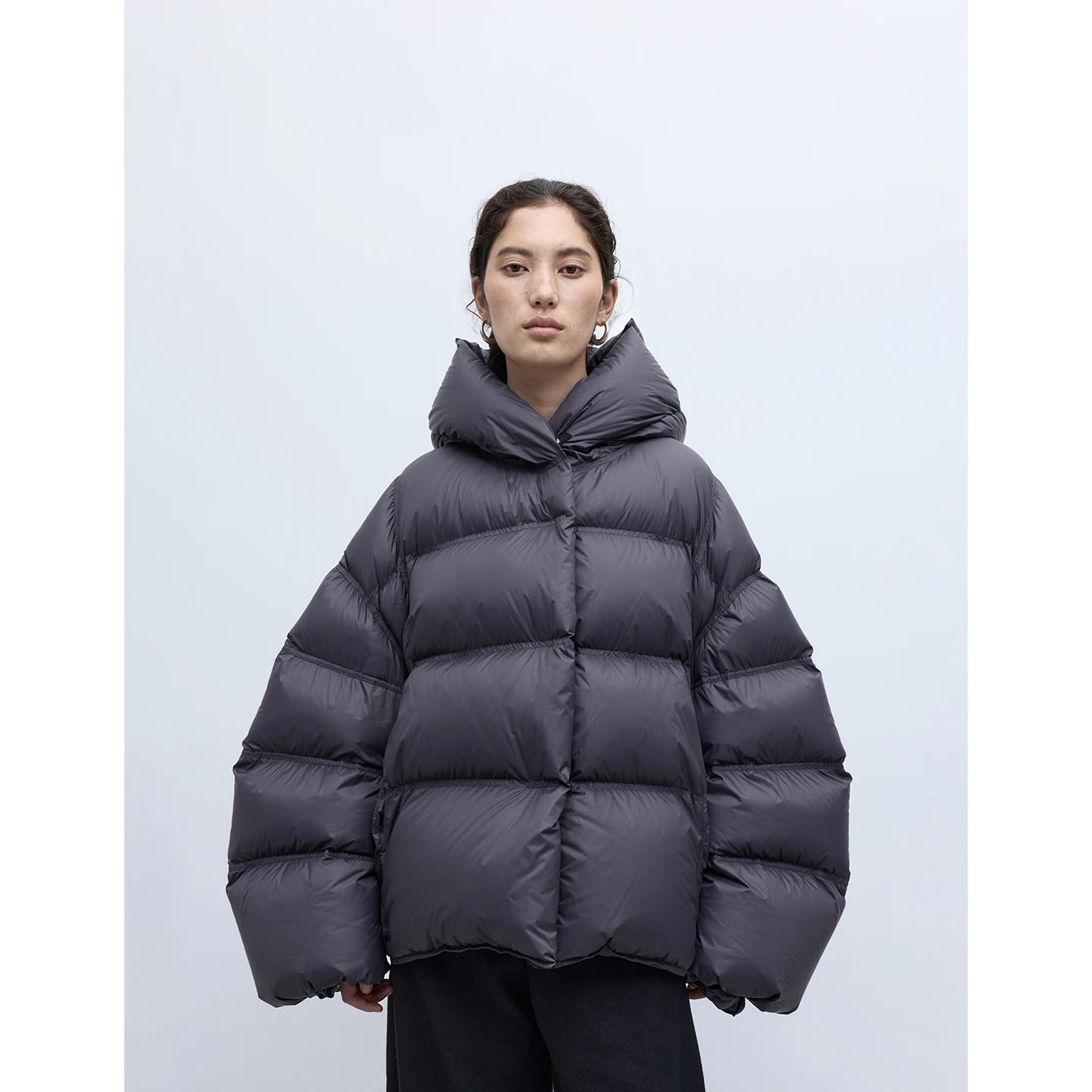 トレンドのシルエット ~90% ホワイトグースダウン フード付きダウンジャケット レディース、カーブスリーブ、厚手のパファージャケット、2025年冬新作