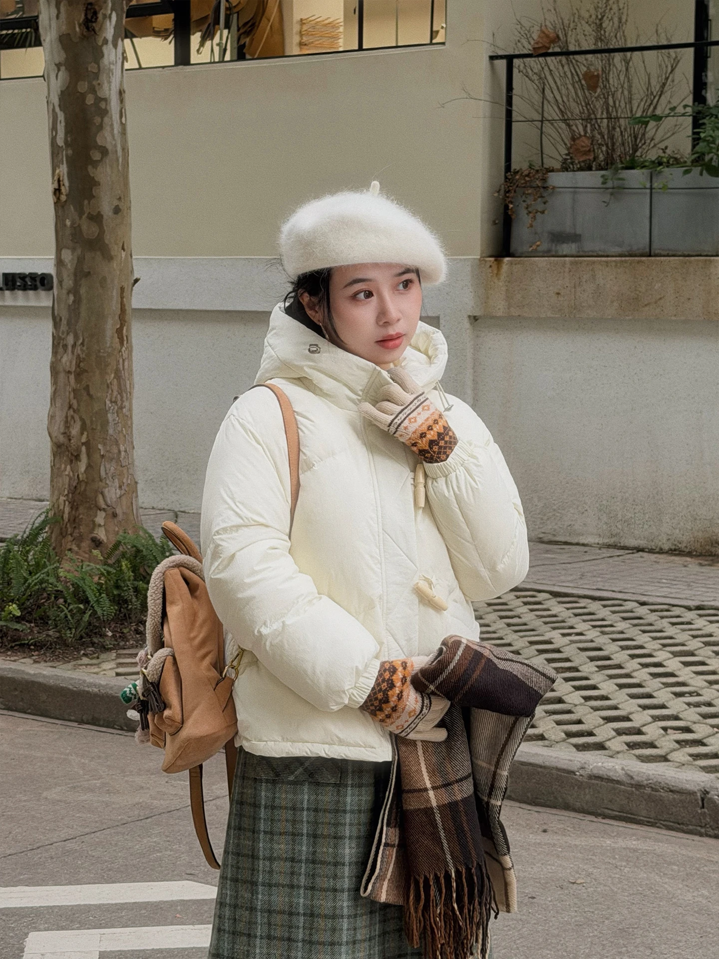 

Белая пуховая куртка-пуховик 90% пух с капюшоном, утепленная, с пуговицами из бычьего рога, в корейском стиле, для повседневной носки, ветрозащитная