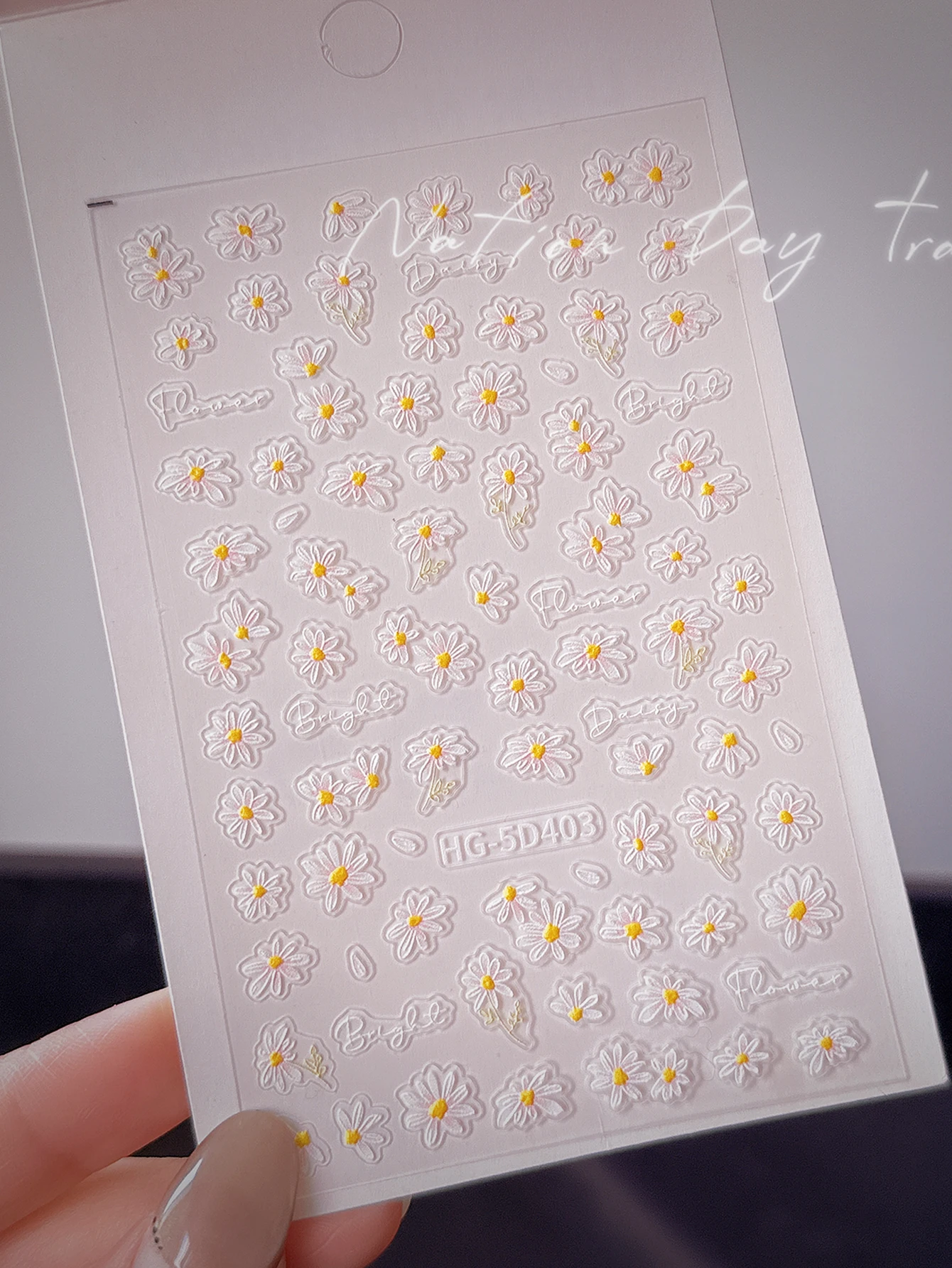 Autocollants pour ongles en dentelle et dentelle pure 5d en relief, autocollants pour ongles de dessin animé doux et frais avec plusieurs Styles et couleurs comme décorations