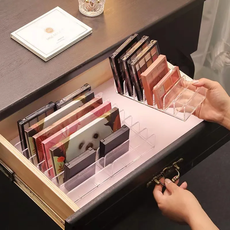 Organizzatore per trucco a 7 scomparti Scatola per esposizione multi-cella da tavolo Scaffale per cosmetici per trucco Scatola di immagazzinaggio in plastica per ombretti e fard