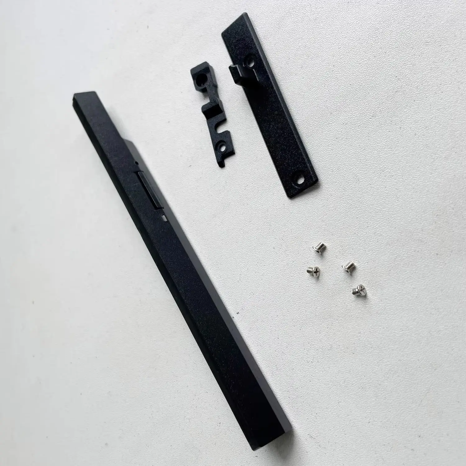 

Панель оптического привода, лицевая панель, кронштейн, замок, крючок для Lenovo ThinkPad W510 W520 W530 R400 R500 W700 W700ds W701 W701ds