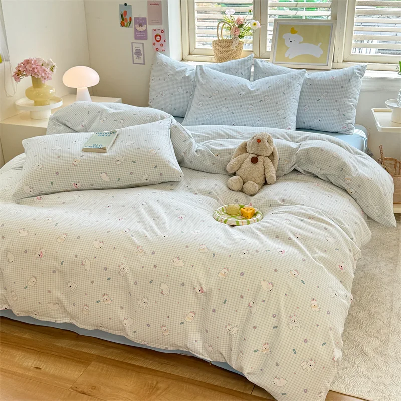 

A 3-piece fresh and fashionable printed quilt cover set (1 quilt cover +2 pillowcases without cores), for home and dormitory use