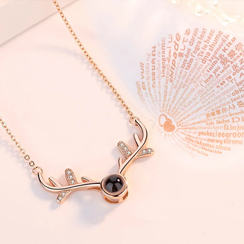 

"Along the way with you, internet-famous projection necklace, antler memory, love bone-in chain with accessories.