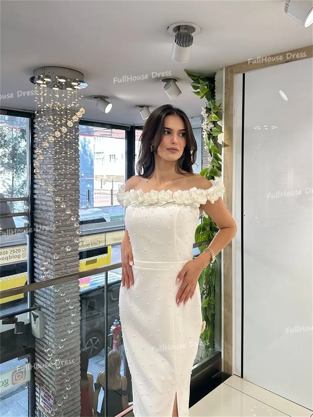 Gaun Malam Panjang Selutut Tanpa Punggung dengan Kerah Perahu dan Hiasan Manik-Manik, Gaun Pesta Elegan dengan Bunga 3D di Samping, vestidos